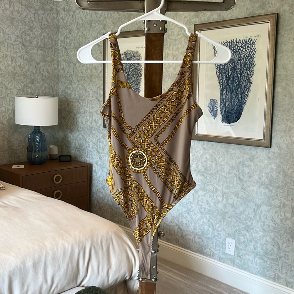 NWT small bodysuit